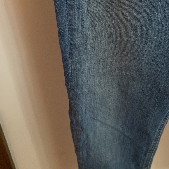 RAG & BONE ankle skinny denim jeans. FLAWS - puckers in fabric on front and leg. - Picture 3 of 13